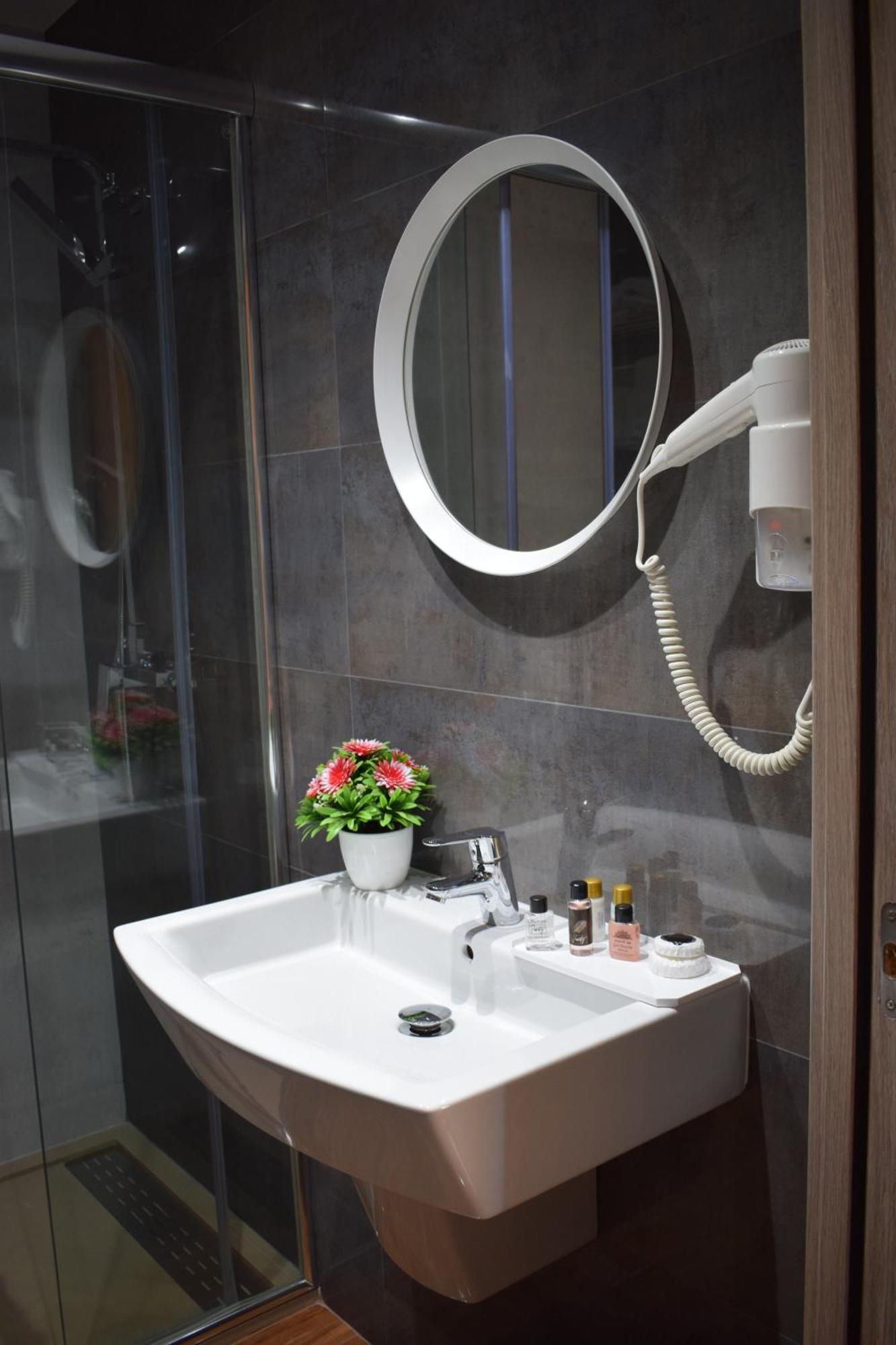 Hotel Zinou Zm Algiers Dış mekan fotoğraf